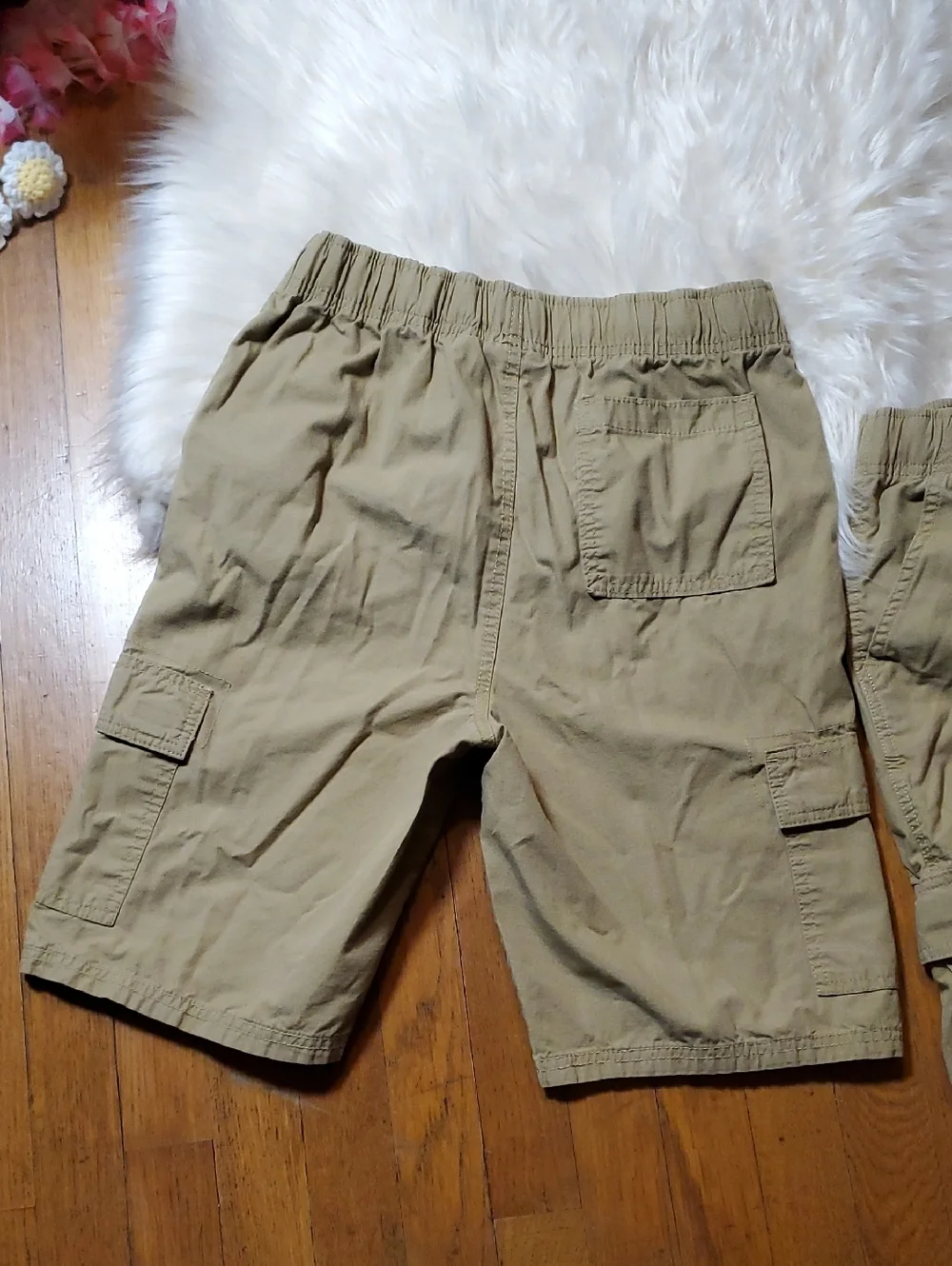 Place lightweight khaki